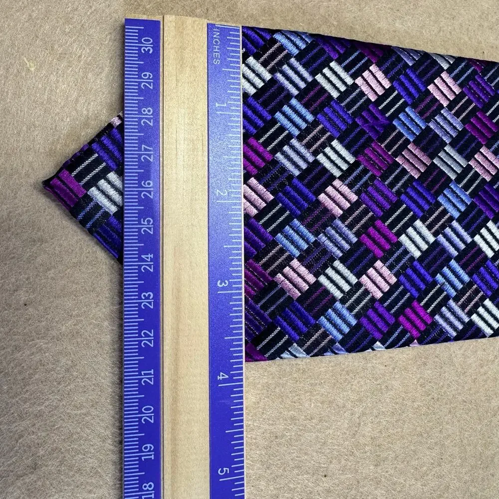 Geoffry Beene Stain resistant Silk Woven Patterned tie 3.75" x 50" Vibrant - Picture 8 of 9